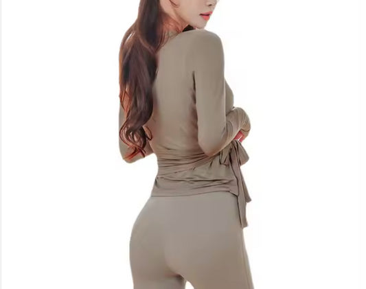 Essence Top